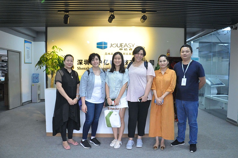 深圳中億?？萍紵崃覛g迎迪拜客戶蒞臨我司參觀考察